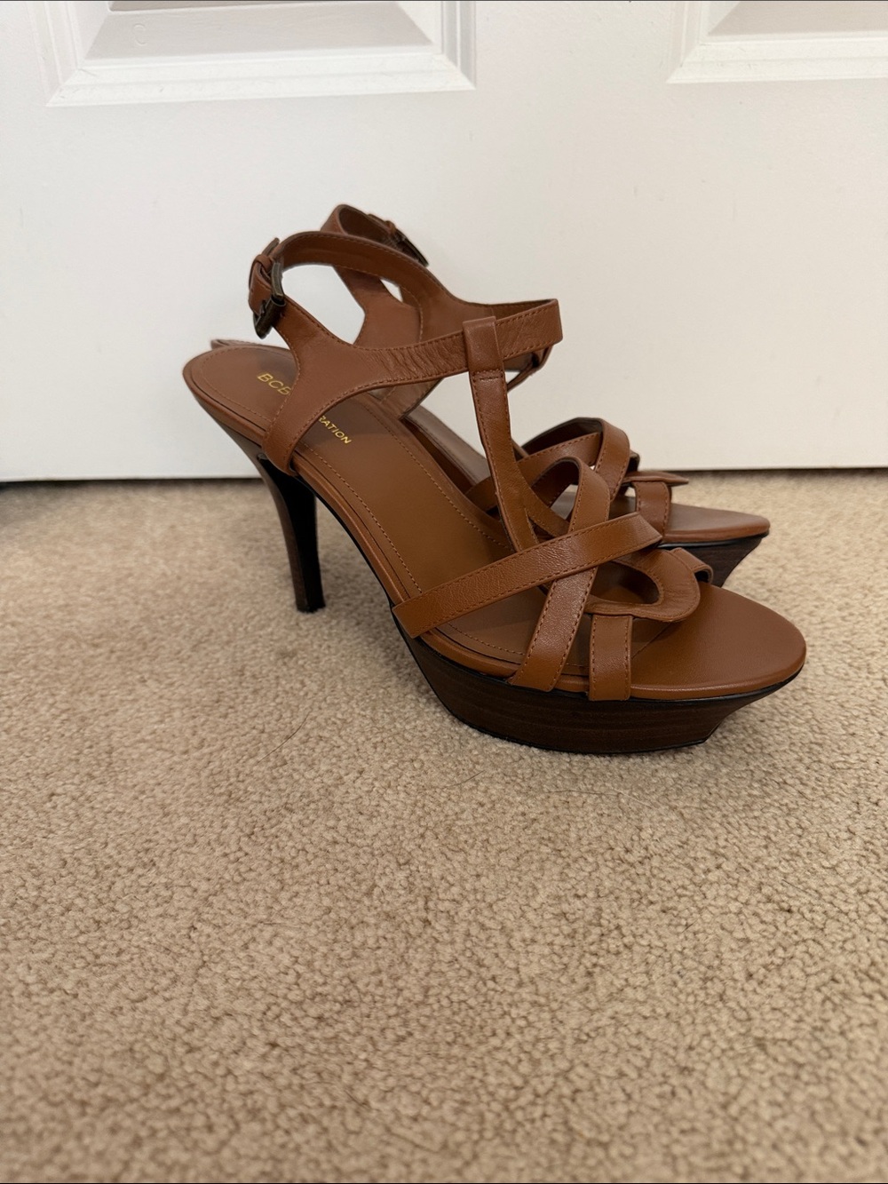 BCBGeneration Brown Leather Strappy Platform Heel Sandals Size 10 NWT buckle